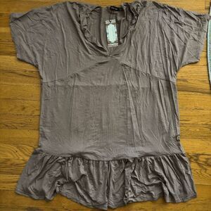 NWT Boohoo Women's Gray Short Sleeve Tiered Ruffle Hem Top Blouse Size 14